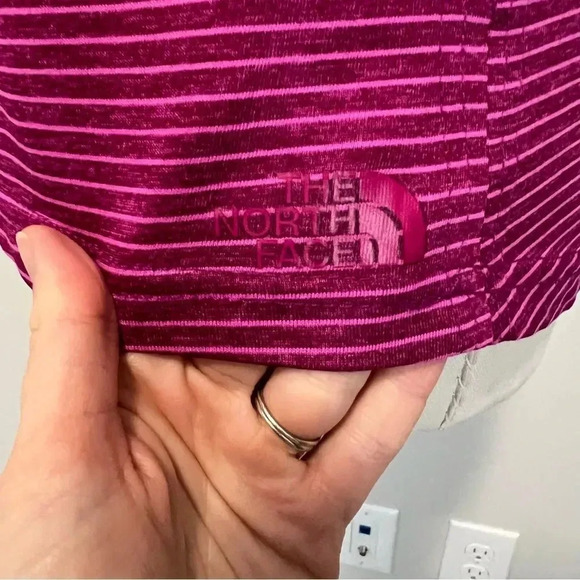 The North Face Flash  Dry T-Shirt - Picture 4 of 10